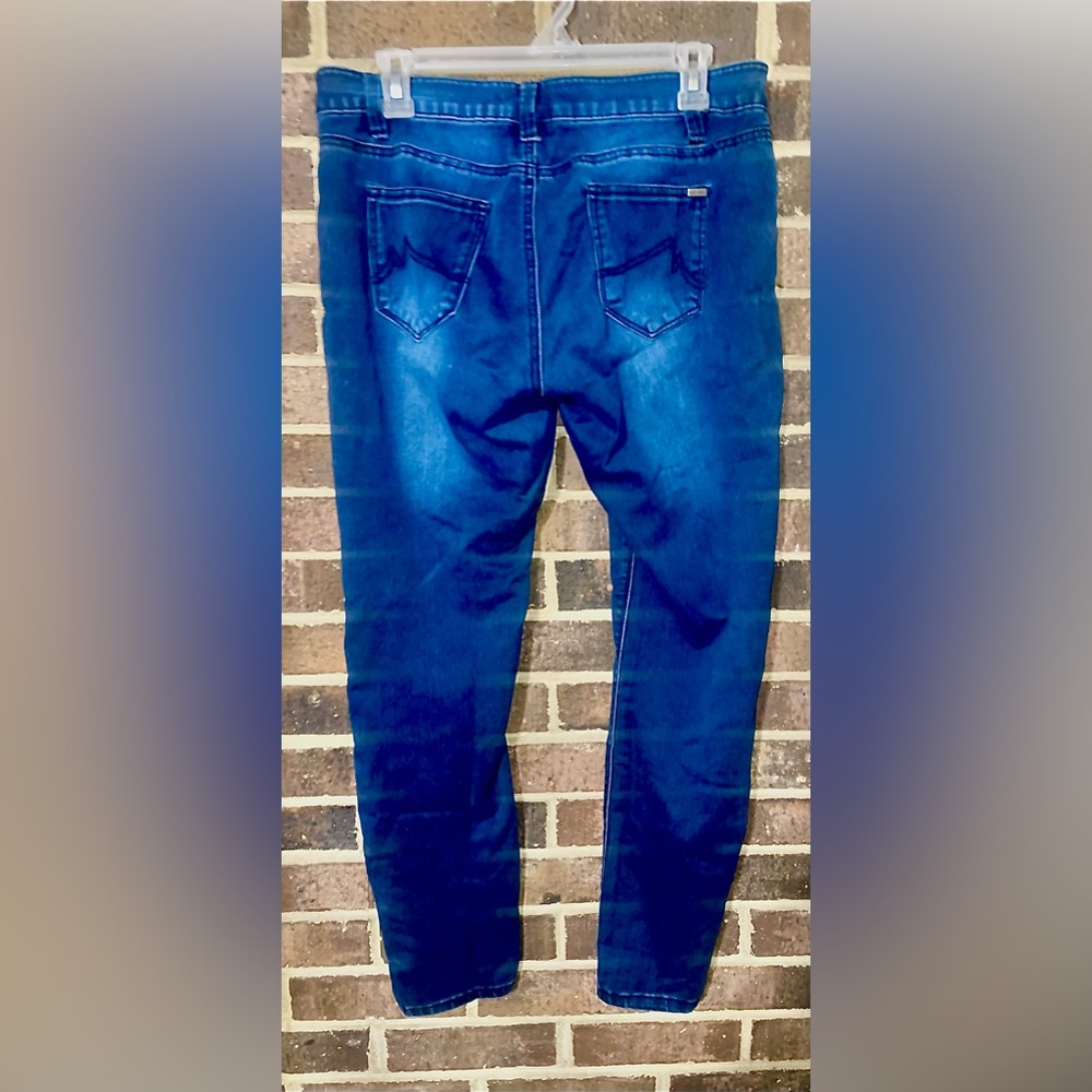 Max Jeans, super cute.. new photos will be replacing current .. size 8